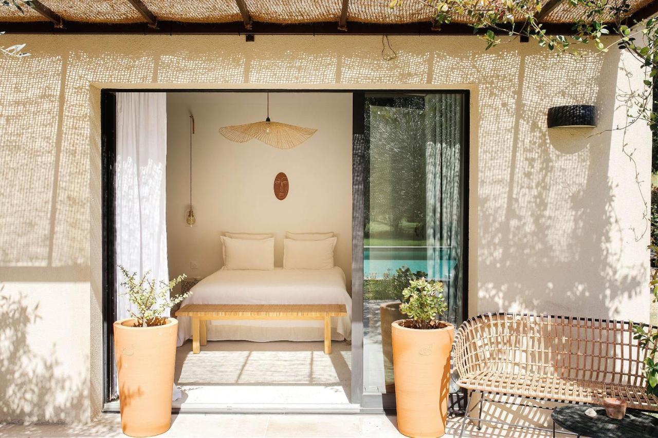 Hotel La Roussatino Saint-Étienne-du-Grès Zewnętrze zdjęcie